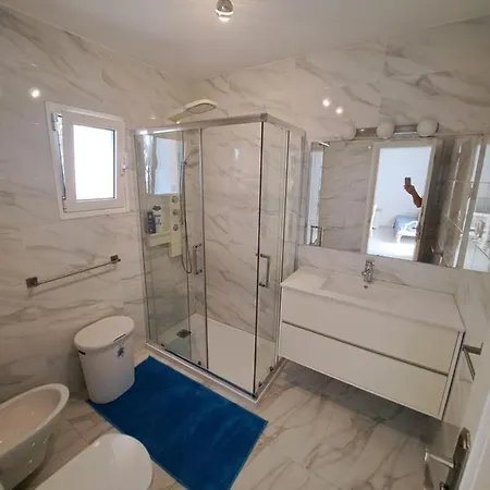 Palm Point Apartment